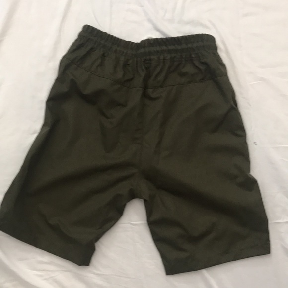 Dark green XS Shein swim/pool shorts - Picture 4 of 6
